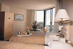 Отель Laurel Pointe Inn (Лаурел Поинте Инн), фото 1